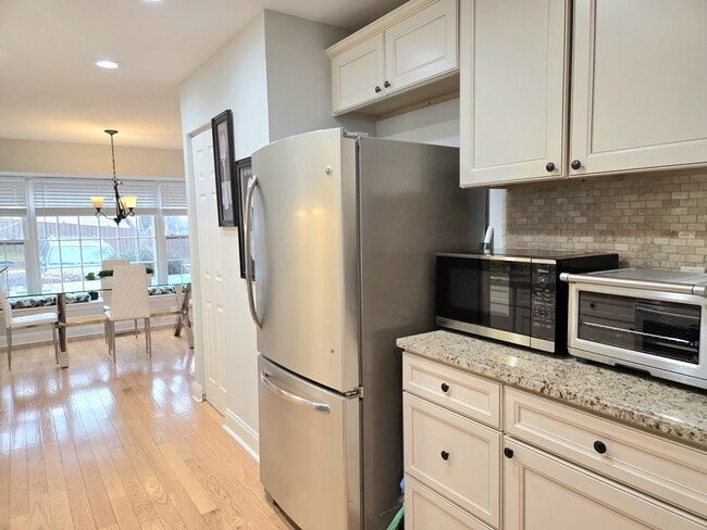 Building Photo - 5407 Leeway Ct