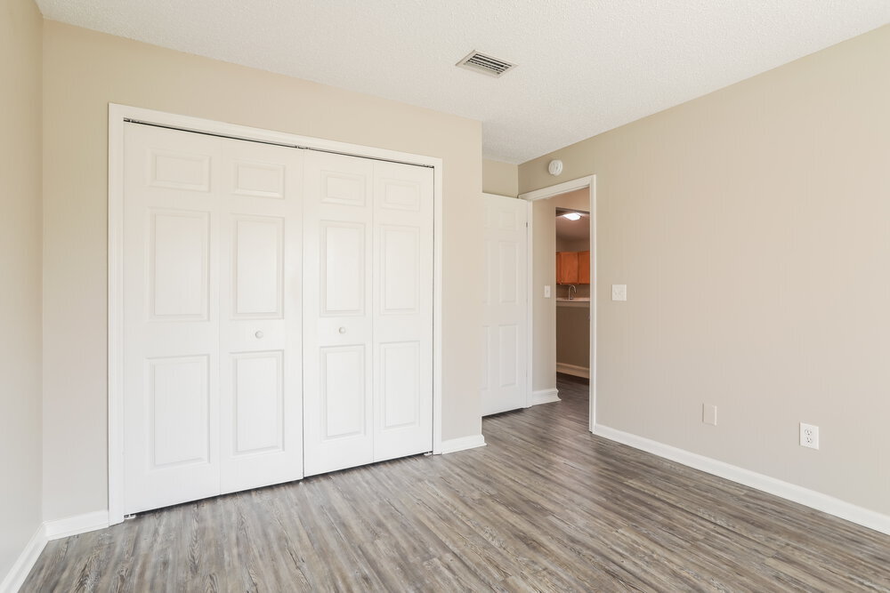 Building Photo - 1936 Hunters Trace Cir