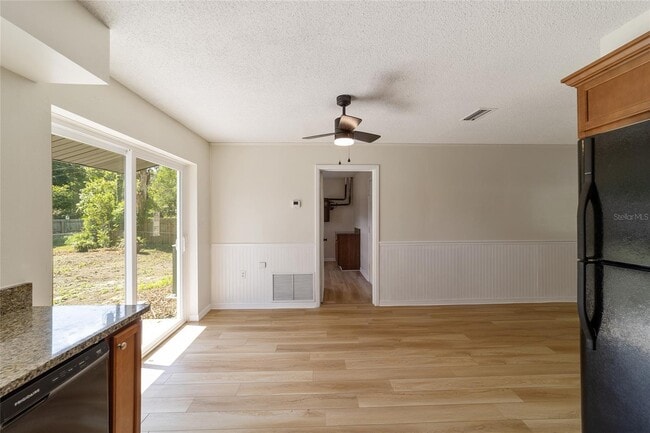 Building Photo - 3209 SE 33rd Ct