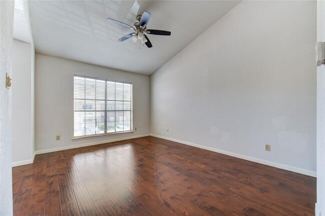 Building Photo - 2121 El Paseo St