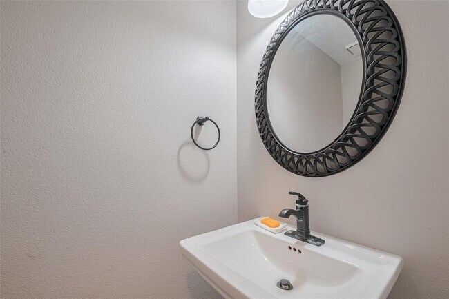 Building Photo - 5706 Georgetown Colony Dr