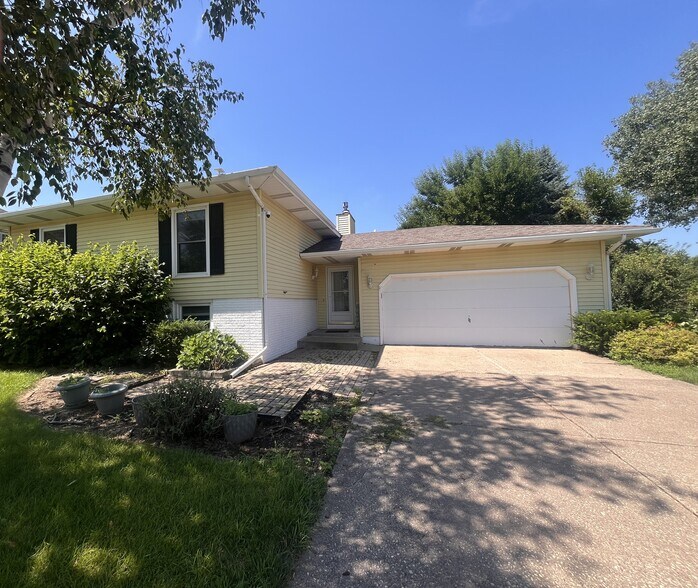 Primary Photo - 3840 Wakonda Dr