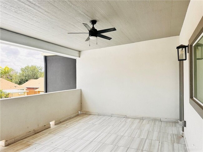 Building Photo - 20 N Crown Point