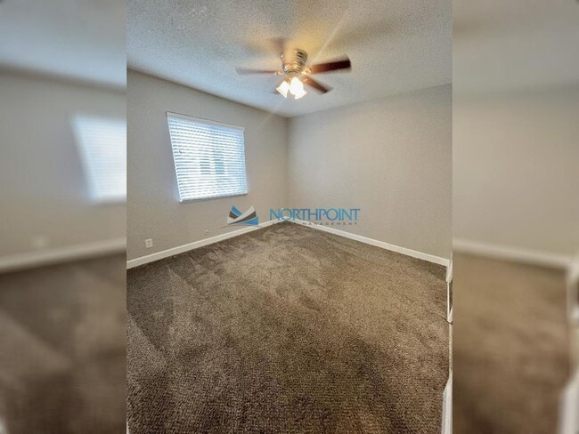 Building Photo - 2BR/1BA| Newly Renovated  Unit | With Central Air | In Kansas City!