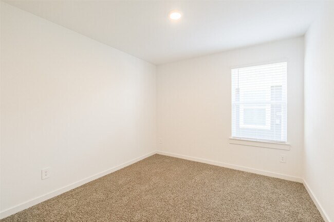 Building Photo - 31718 Hallington Hl Ln