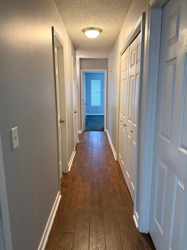 Building Photo - 1020 Mcdale Ln