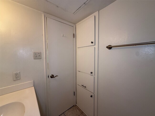 Building Photo - 2250 Bering Dr
