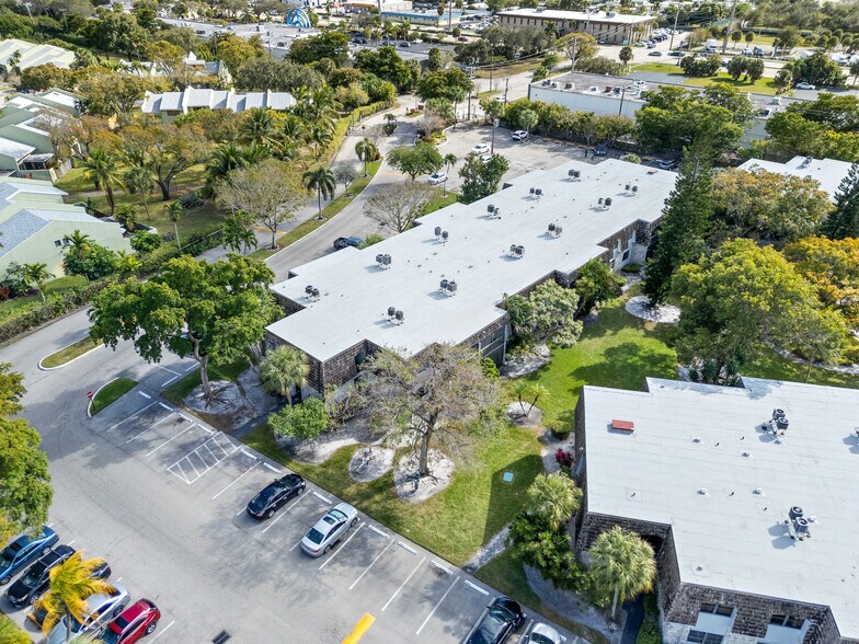 Building Photo - 3105 Oakland Shores Dr
