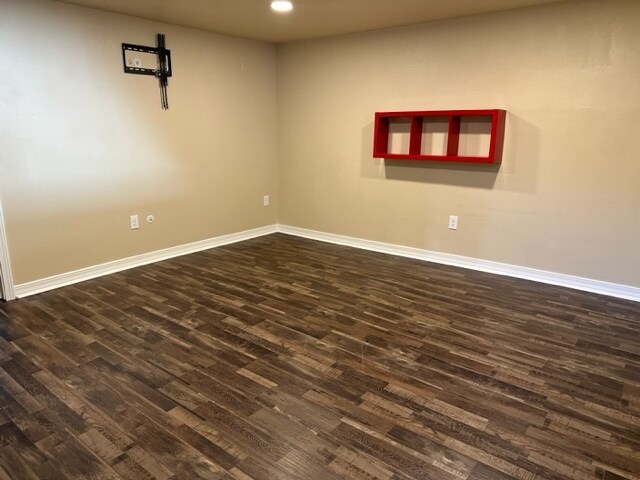 Building Photo - 1300 Howell Ave