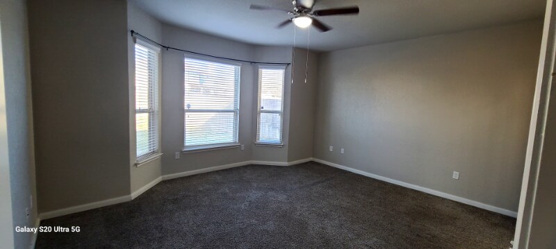 Building Photo - 5823 Bridle Bnd