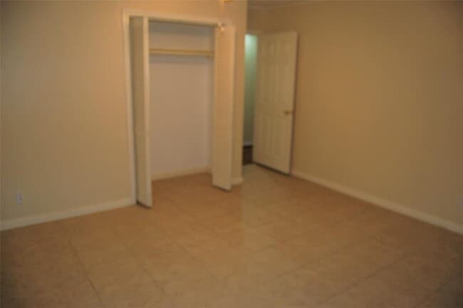 Building Photo - 115 Barracuda Ave