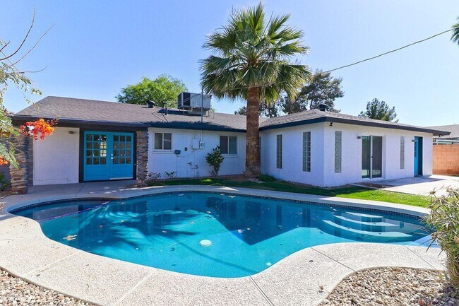 Building Photo - Fabulous, Remodeled Top to Bottom house!!!!