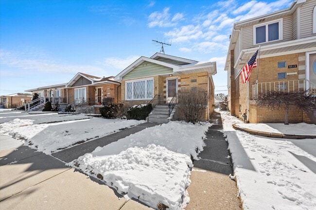 Building Photo - 6511 W 63rd Pl