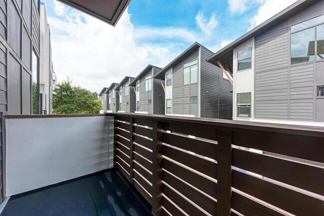 Building Photo - 3505 Charlotte Rose Drive