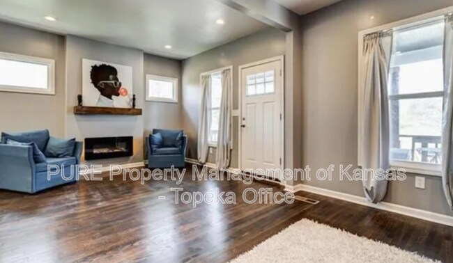 Building Photo - 2937 The Paseo