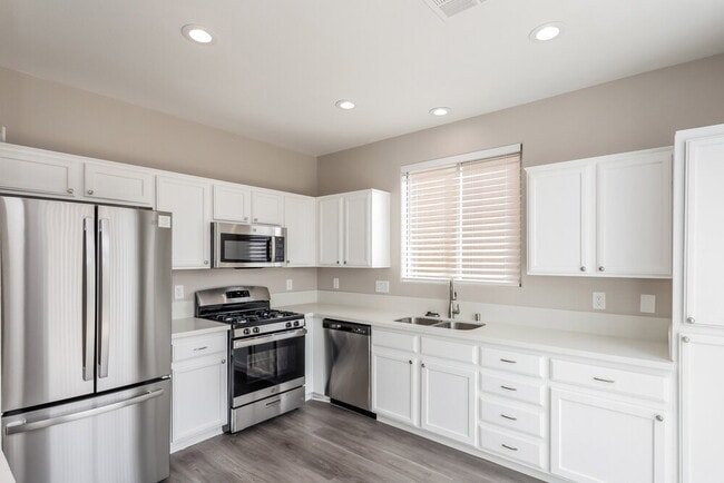 Building Photo - 485 Blue Juniper Ln