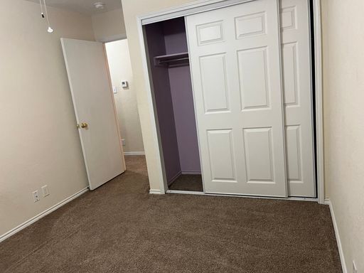 Building Photo - Immaculate 3/2 Rental-Close to Everything-...