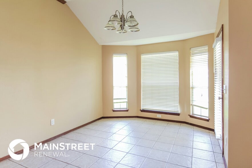 Building Photo - 1401 SW 129th St