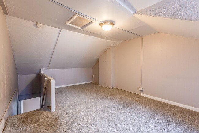 Building Photo - 2013 Gregory St