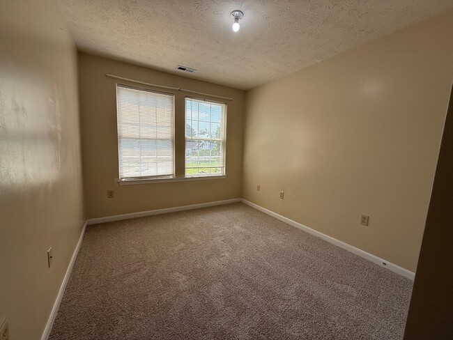 Building Photo - 45586 Curley Ct