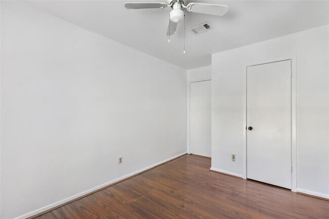 Building Photo - 5869 Sampley Way