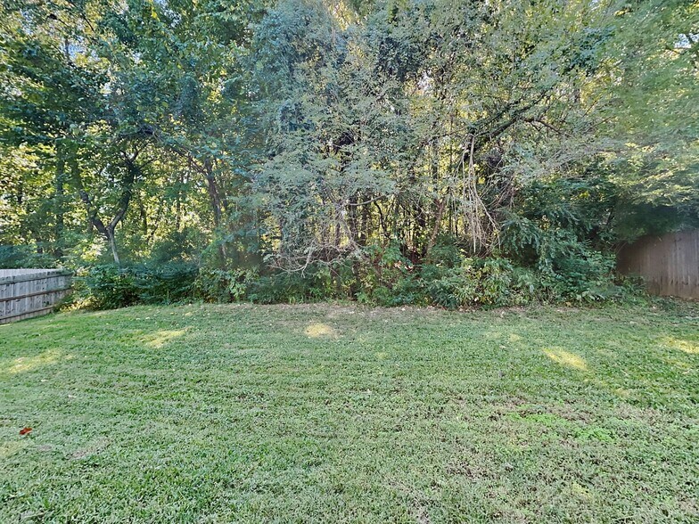 Building Photo - 3887 Brandy Ave