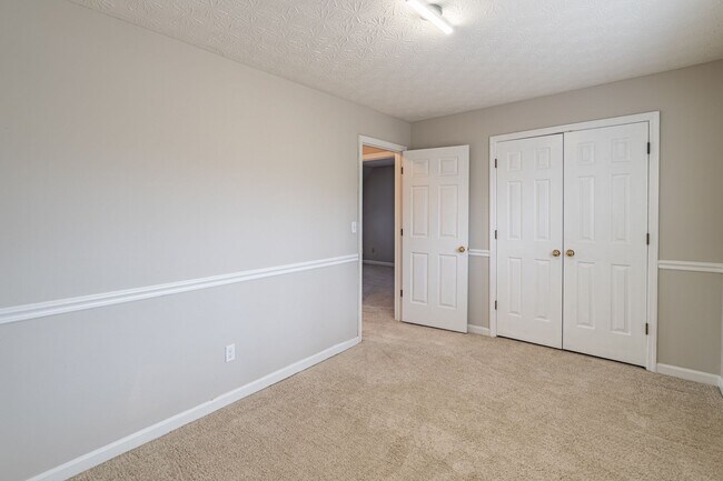 Building Photo - Welcome to this stunning 4-bedroom, 3-bathroom home located in the vibrant neighborhood of Kriste...