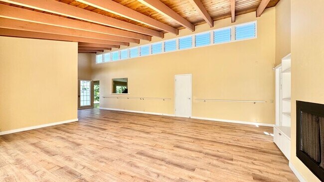 Building Photo - 615 N Kalaheo Ave