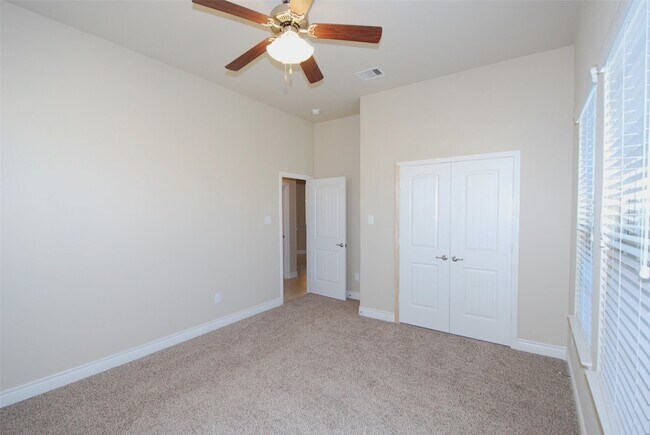 Building Photo - 5607 S Denham Ridge Ln