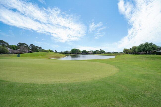 Building Photo - 1823 Blue Water Bay Dr