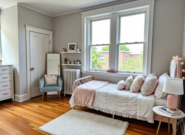 Building Photo - 330 St Paul St