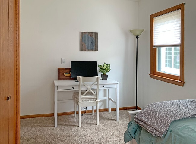 Building Photo - 26855 Kopmeier Dr