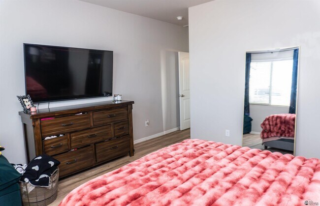 Building Photo - 6722 E 35th St