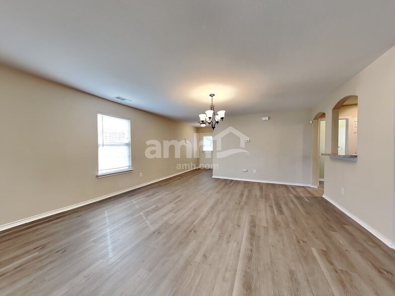 Building Photo - 587 Lentisco Dr