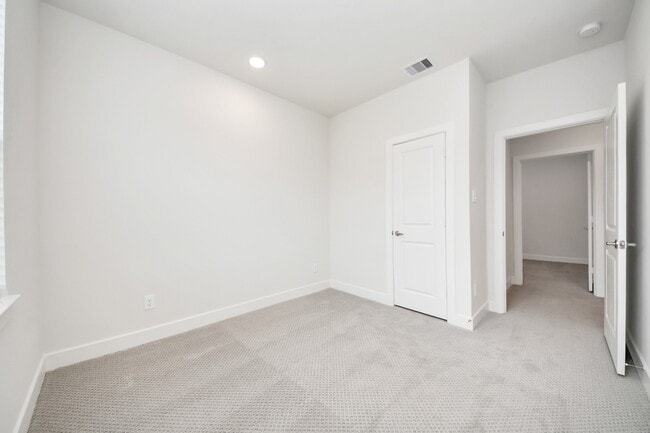 Building Photo - 1514 Colonial Gorge Dr