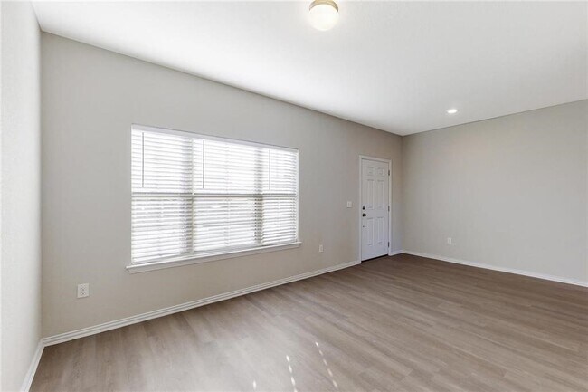 Building Photo - 17212 Crowndale Dr