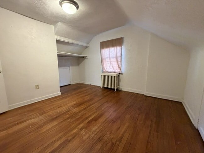 Building Photo - 222 Wainwright Ave
