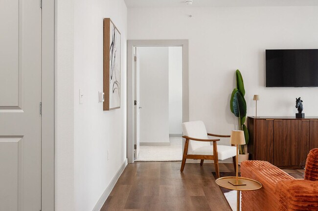 Building Photo - 1301 Leah Ave