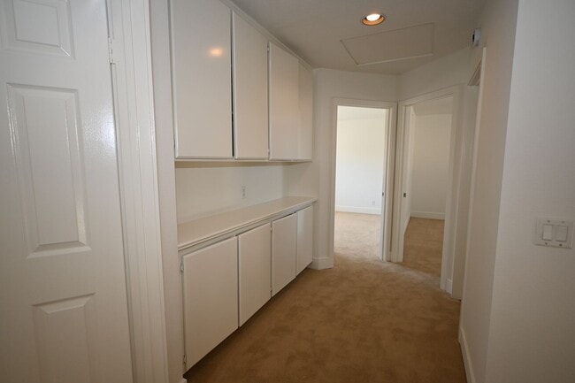 Building Photo - Immaculate 2 story 3 bedroom 2.5 bath house in Laguna Niguel