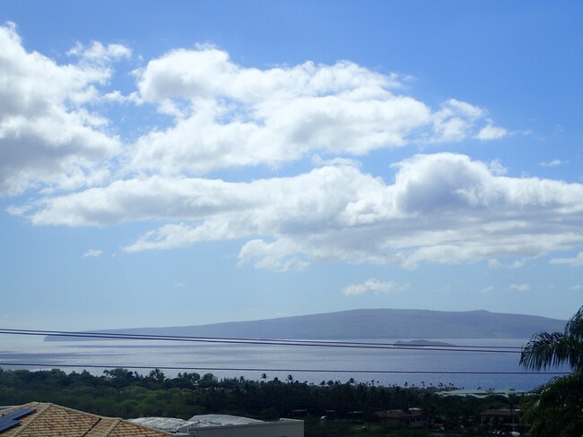 Building Photo - Very private, gated, mostly furnished Maui...