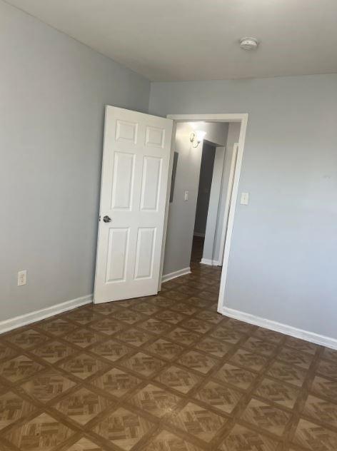 Building Photo - 305 W Oak St