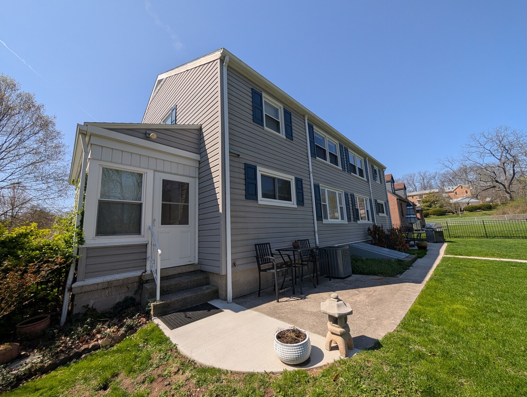 Building Photo - 633 Red Patch Ave