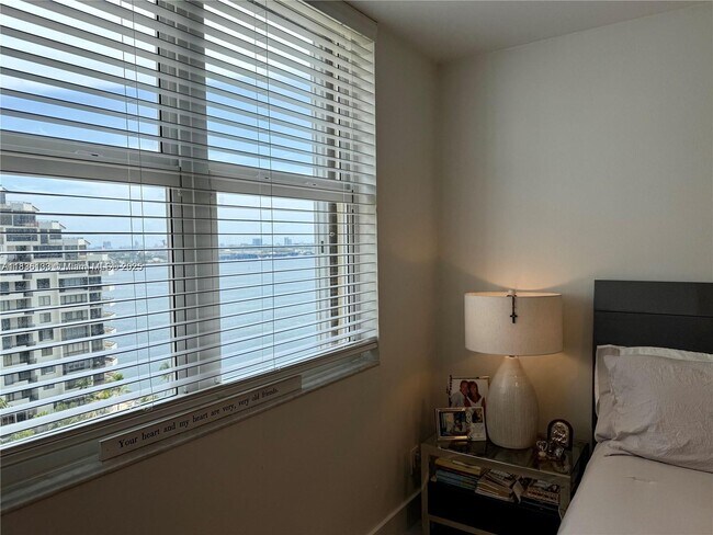 Building Photo - 770 Claughton Island Dr
