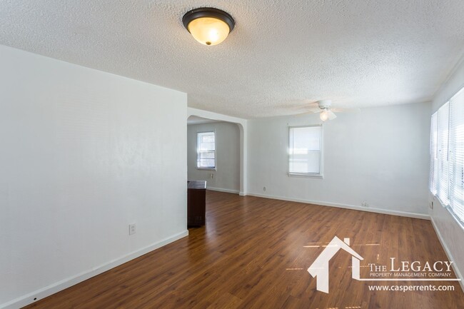 Building Photo - 122 E L St
