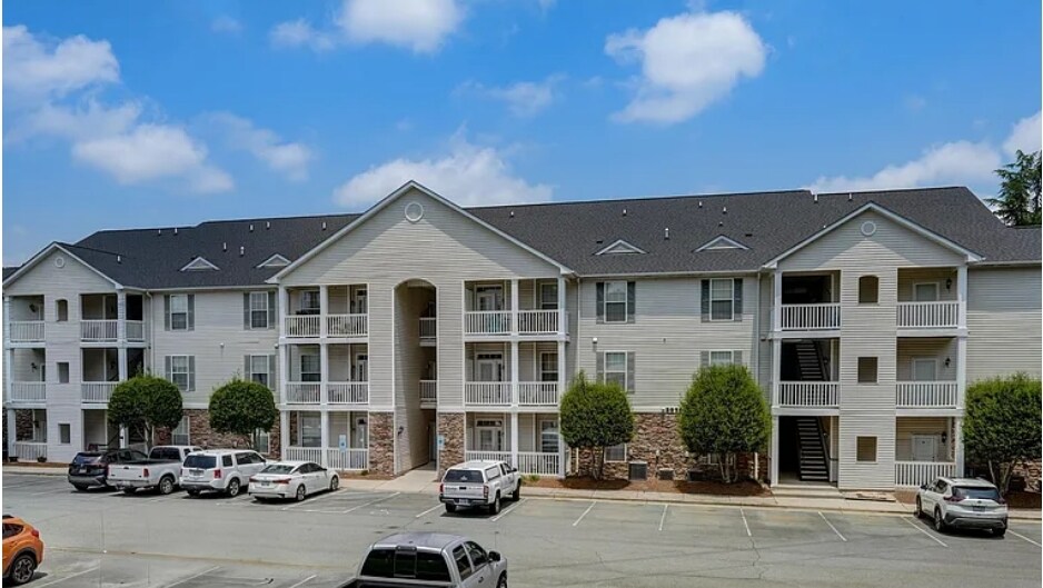 Primary Photo - 3010 Winston Dr