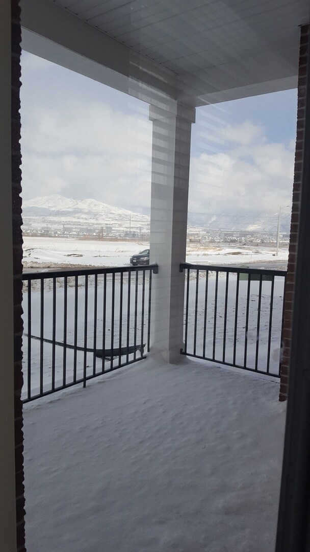 Building Photo - Beautiful 3 Bd, 2 Ba Condo with Garage Parking