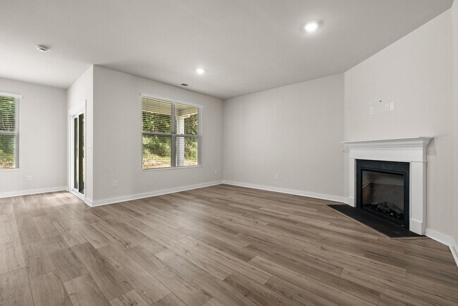 Building Photo - 1145 Ross Farms Blvd