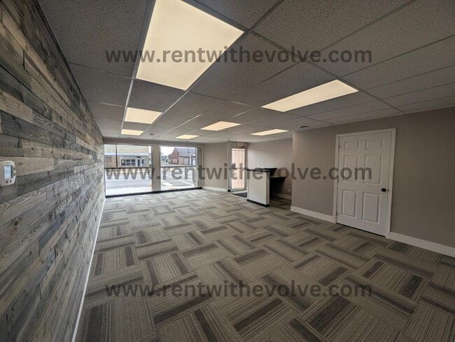 Building Photo - 302 N Meridian St