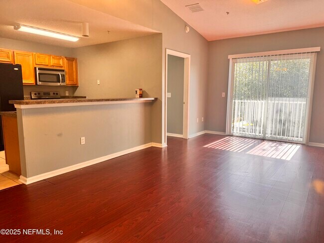 Building Photo - 6984 Ortega Woods Dr