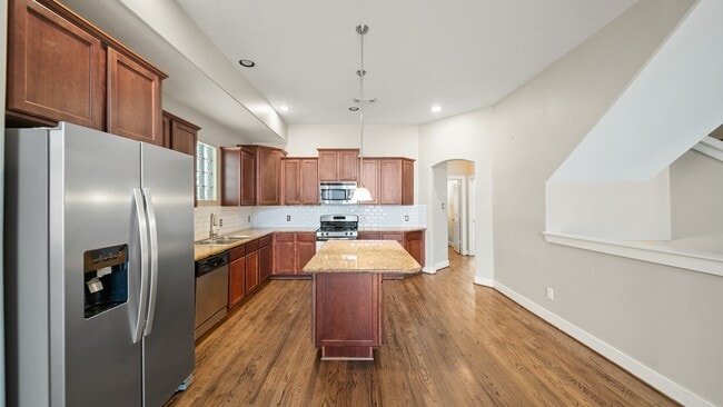 Building Photo - 5637 Oasis Palm Ln